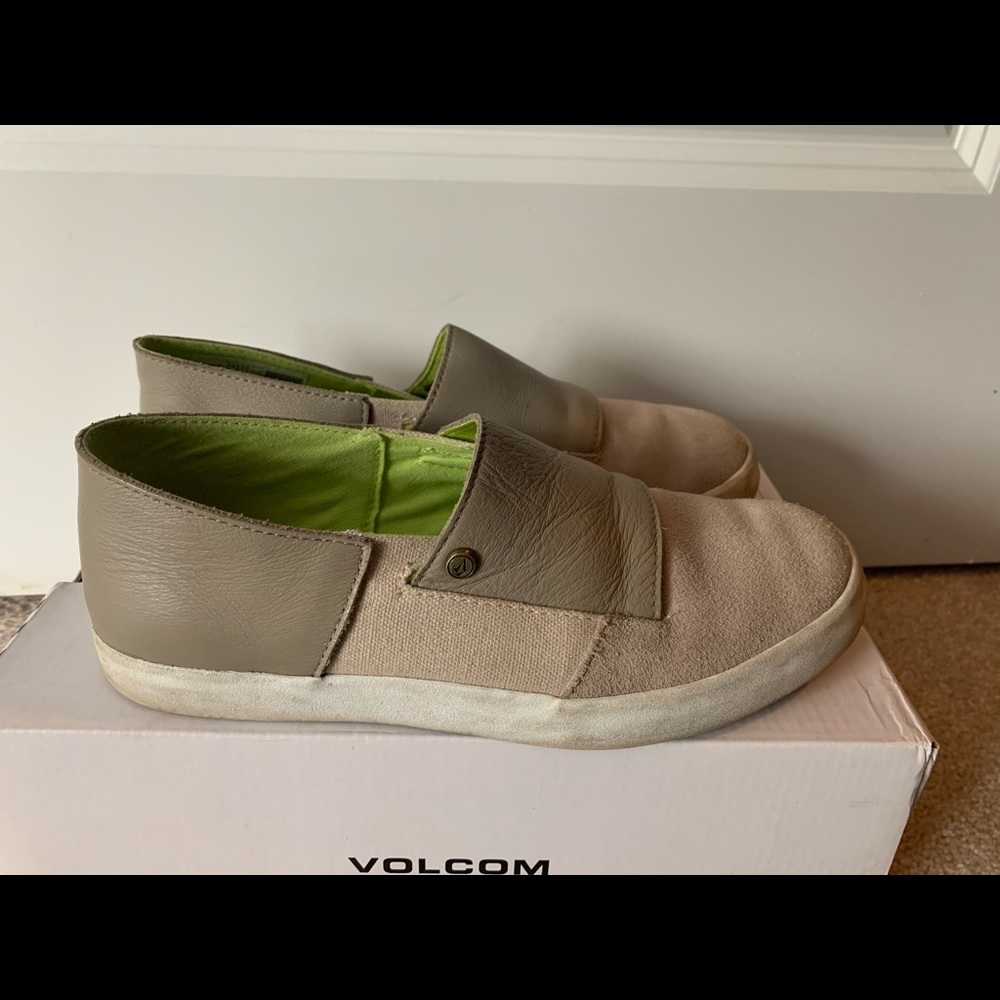 Volcom Sneakers Women’s Size 6 Tan Slip On Leather Casual